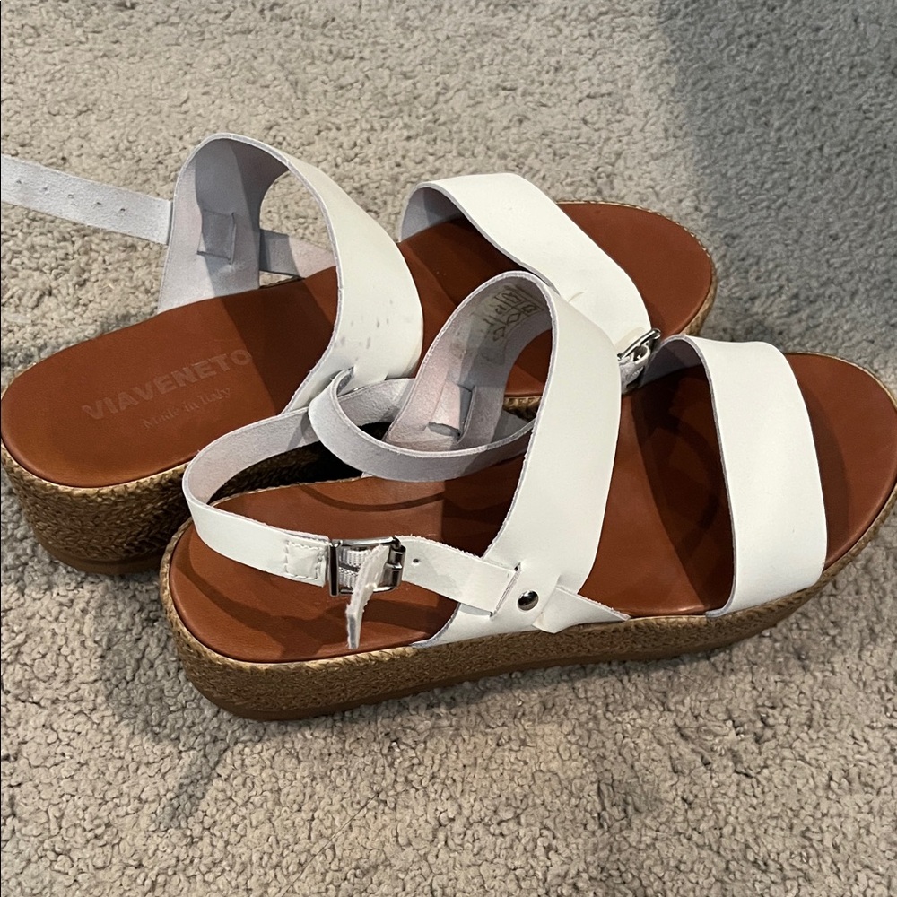 Via Veneto White Leather Sandals